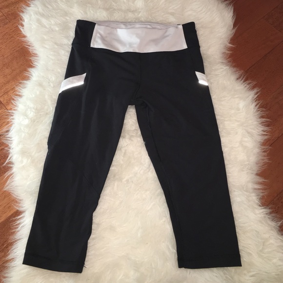 Black and white Lululemon Capris pants