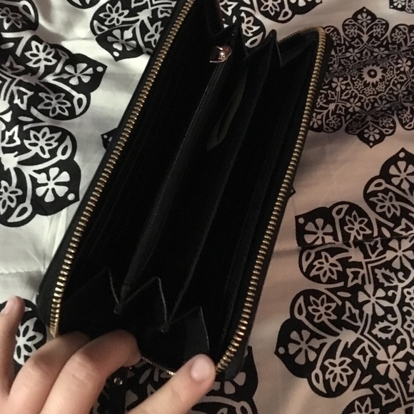 SOLD - Picture 3 of 4