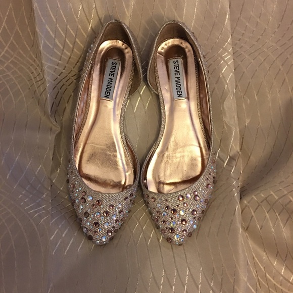 Steve Madden Shoes - Steve Madden gold rhinestone flats