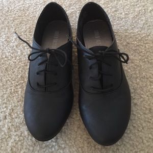 REDUCED Women's EUC black shoes. Size 5.5.