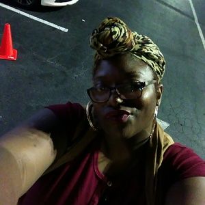 Meet your Posher, Monica