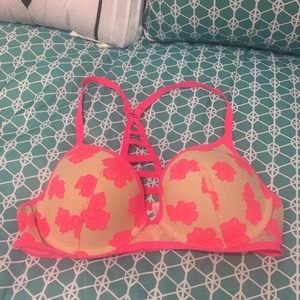 VS pink bra