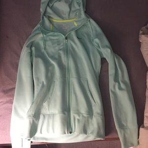 Women's Nike therma-fit hoodie