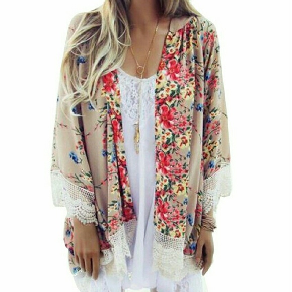 NWOT Floral Kimono