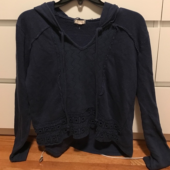 navy semi cropped hoodie