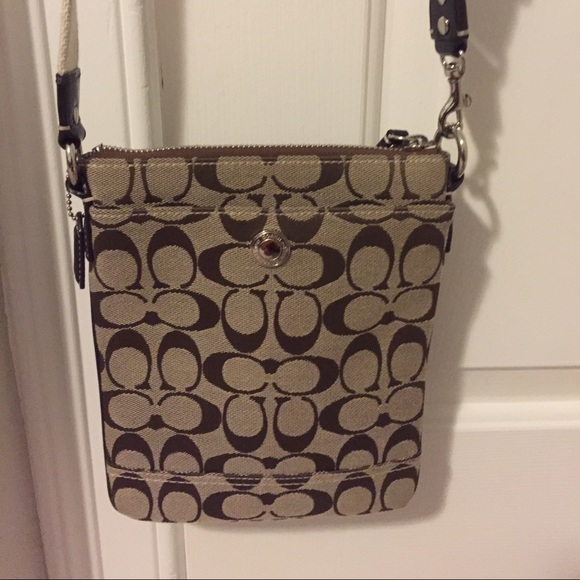 ✂️REDUCED- Authentic Coach Crossbody bag