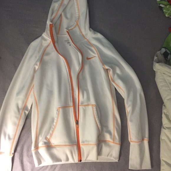 Women's Nike therma-fit hoodie