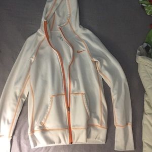 Women's Nike therma-fit hoodie