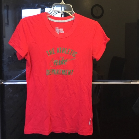 Nike tee
