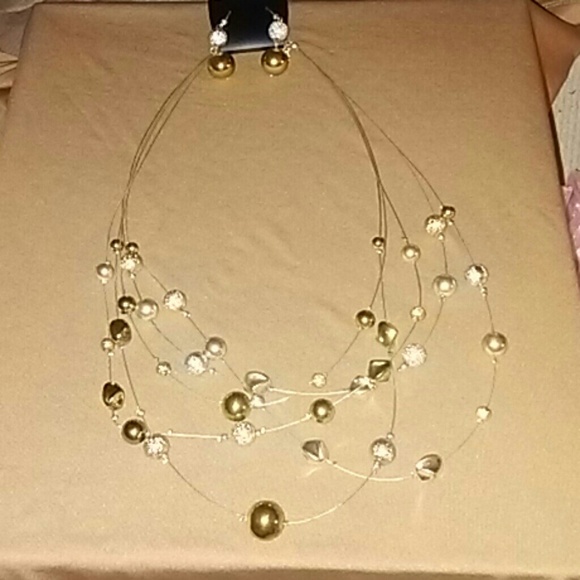 *RESERVED*Bracelet and earring set