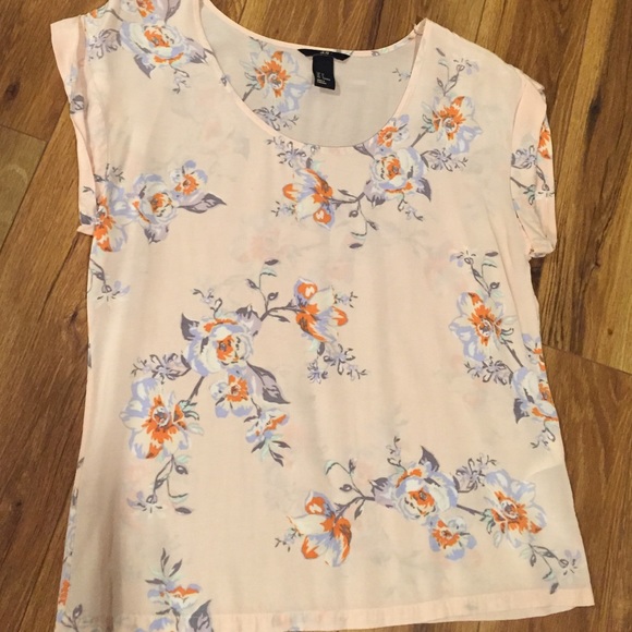 H&M Tops - H&M Floral blouse. Size 6