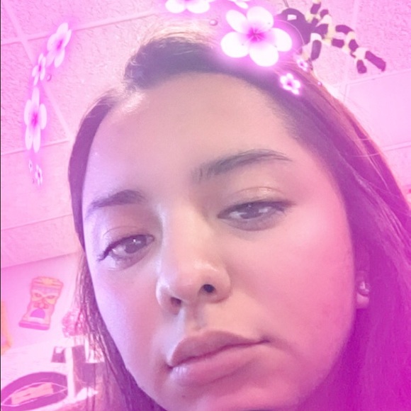 Meet your Posher, Cera