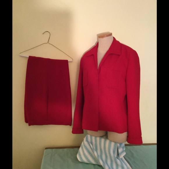 Ladies pant suit