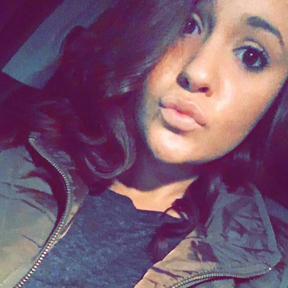 Meet your Posher, Alexis