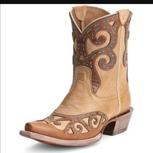 Brand new women's Ariat cowboy boots