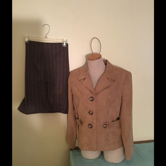 Ladies 2 piece pant suit
