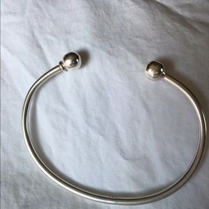 Bangle bracelet