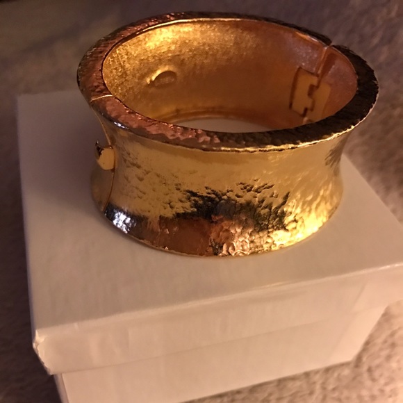 Fashion bracelet