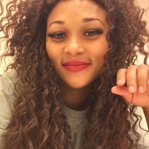 Meet your Posher, Takisha