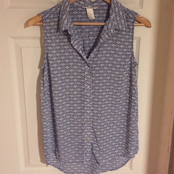 Tops - H&M NWOT Lotus Print High Low Sleeveless button