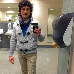 Meet your Posher, Ulloa