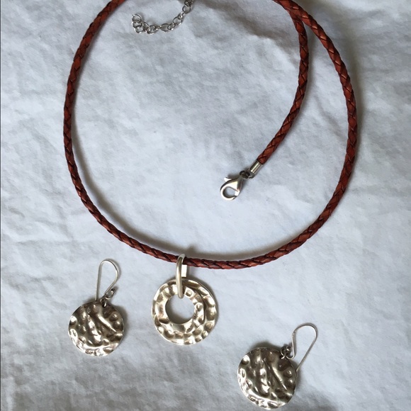 Necklace and earring set
