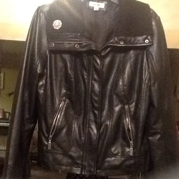 leather jacket with removalable broach