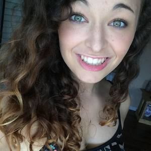 Meet your Posher, Larissa