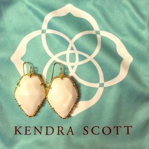 Kendra Scott Corley Drop Earrings ❤️