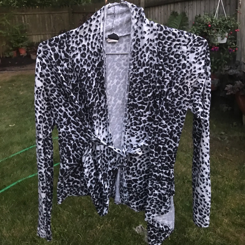 Cheetah print tie front blazer