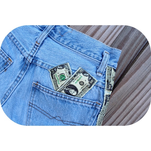 Vintage High Waisted Money Shorts - Picture 3 of 4