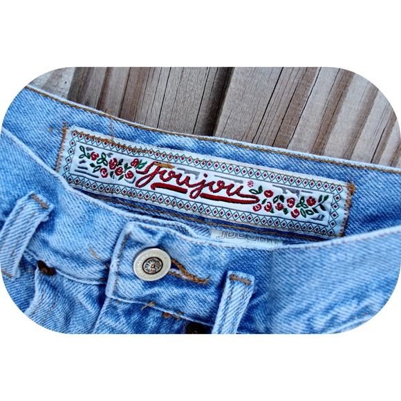 Vintage High Waisted Money Shorts - Picture 4 of 4