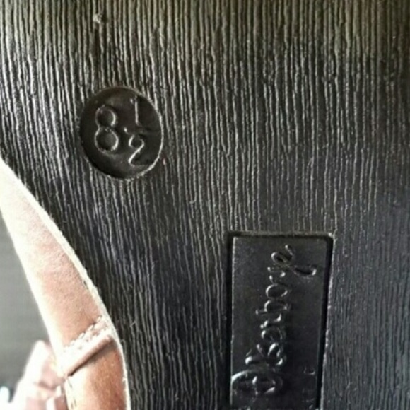 Heeled booties. Perfect for fall! - Picture 2 of 3