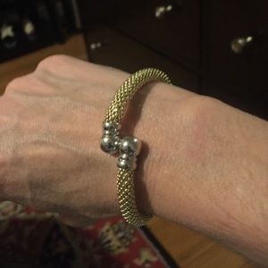 14 k gold flexible bangle