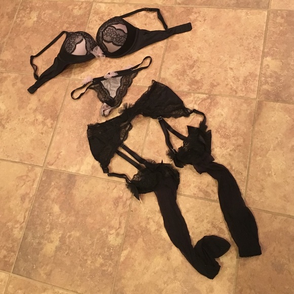 Victoria secret bombshell plunge bra & panty set