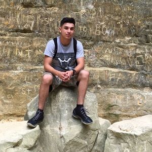 Meet your Posher, Luis