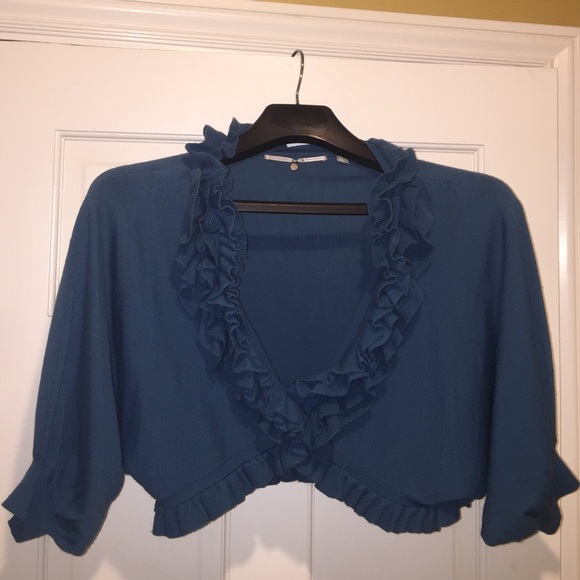 Anthropologie shrug by Knitted Knotted.