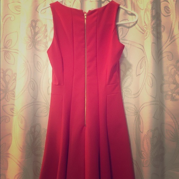 Amazing red fit & flare dress, gold zipper! ❤️