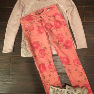 Lucky Jeans cute floral design, skinny sz 2/26