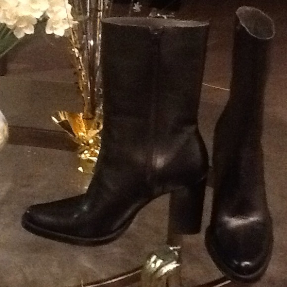 boots - Picture 2 of 4