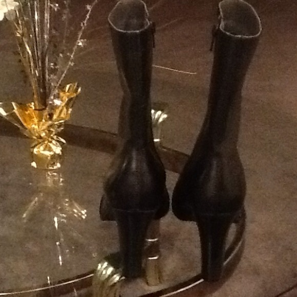 boots - Picture 3 of 4