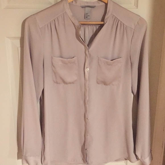 H&M Tops - NWOT Chiffon Blouse in champagne.