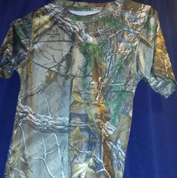 Real Tree boys performance tee size M 8/10