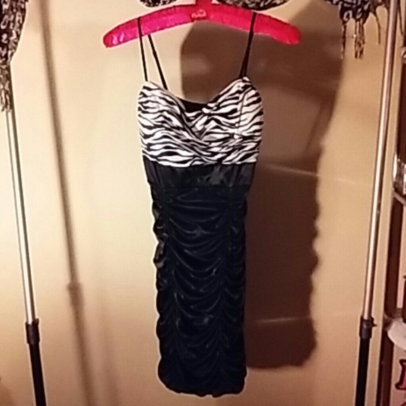 Black and white dress (zebra)