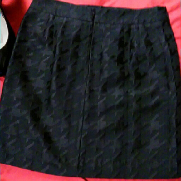 Loft Black Skirt sz.2 - Picture 2 of 2