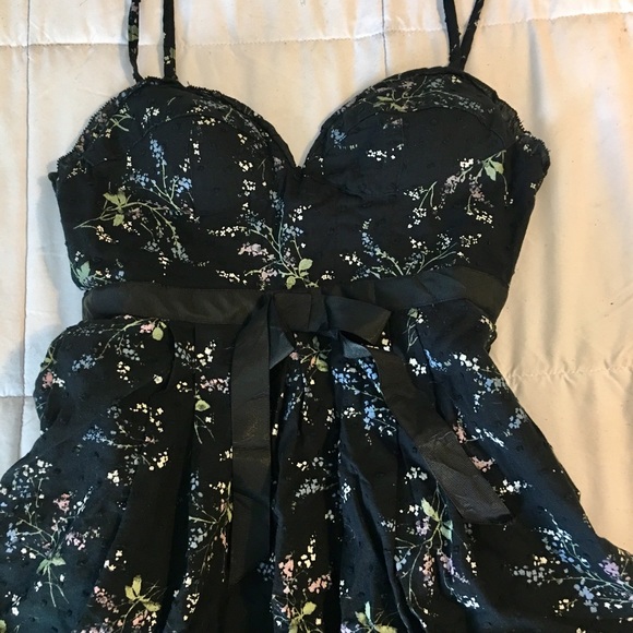 Dress - Picture 2 of 3