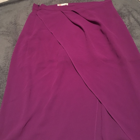 Sheer, hi/low skirt