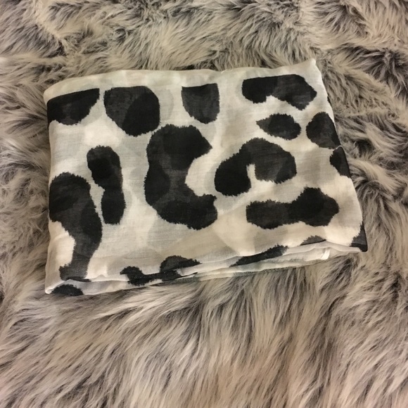 Spotted infinity scarf