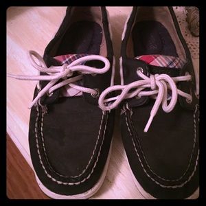 Size 7 navy and plaid sperry's