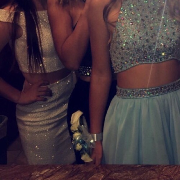 2 piece white Sherri Hill Homecoming Prom dress - Picture 4 of 4